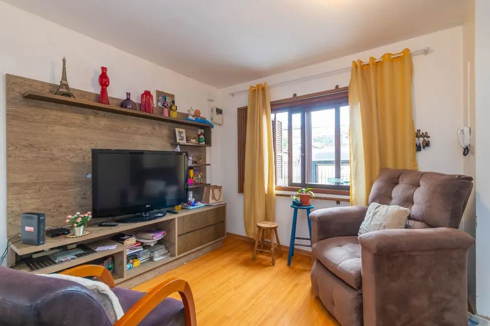 Casa com 3 quartos à venda, 174m2 em Nonoai, Porto Alegre - RS - imagem 5 Foto 5 de Casa com 3 quartos à venda, 174m2 em Nonoai, Porto Alegre - RS