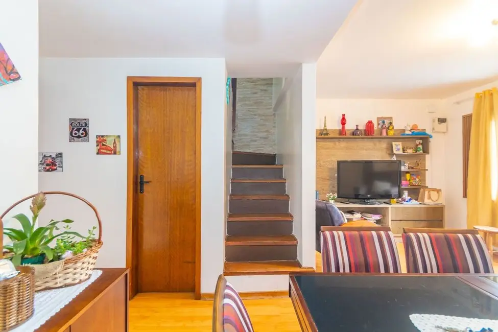 Casa com 3 quartos à venda, 174m2 em Nonoai, Porto Alegre - RS - imagem 8 Foto 8 de Casa com 3 quartos à venda, 174m2 em Nonoai, Porto Alegre - RS