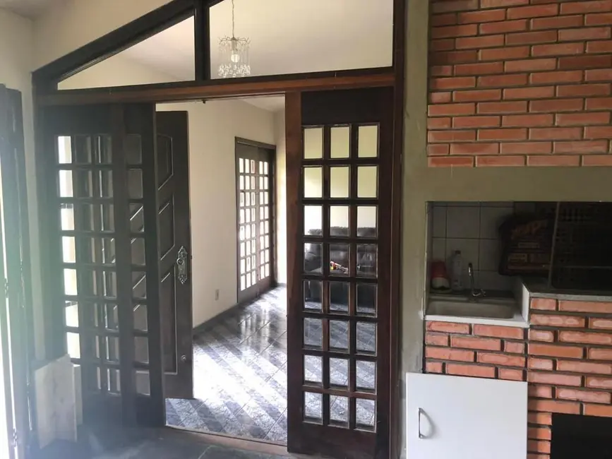 Casa com 4 quartos à venda, 242m2 em Cascata, Porto Alegre - RS - imagem 1 Foto 1 de Casa com 4 quartos à venda, 242m2 em Cascata, Porto Alegre - RS