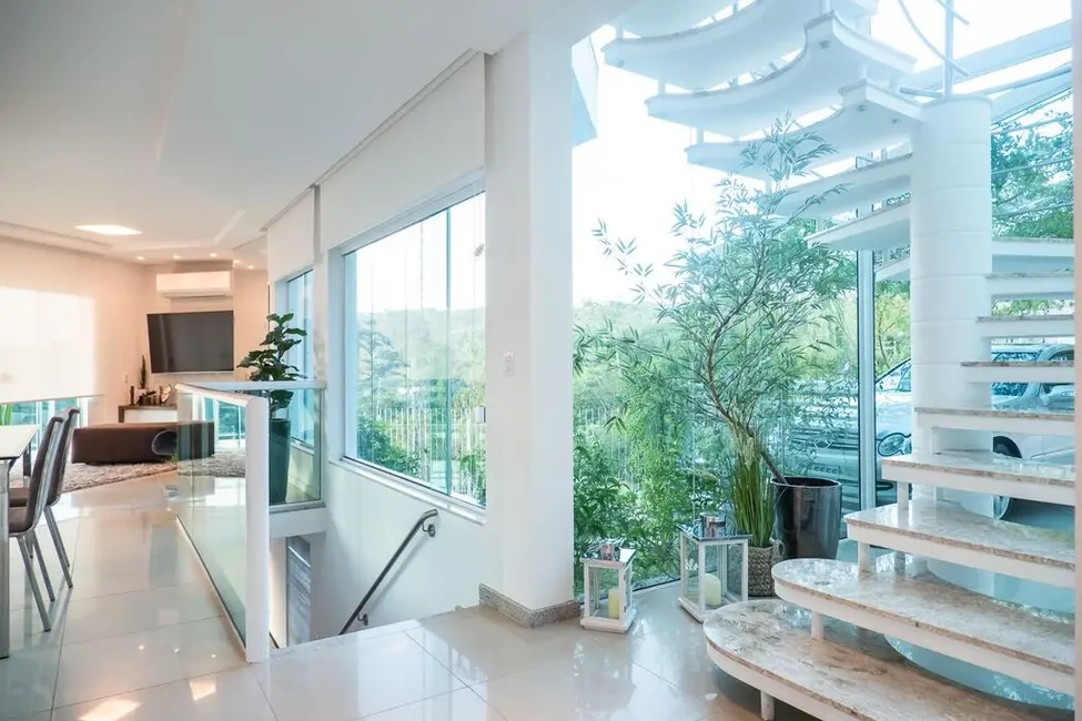 Casa com 4 quartos à venda, 511m2 em Pantanal, Florianopolis - SC - imagem 4 Foto 4 de Casa com 4 quartos à venda, 511m2 em Pantanal, Florianopolis - SC