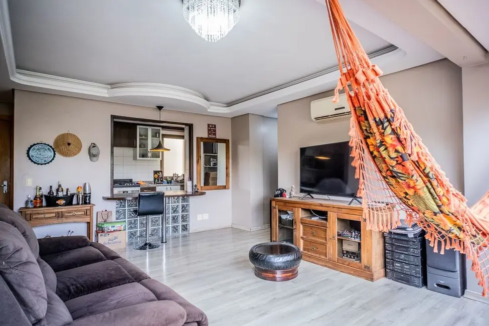 Apartamento com 3 quartos à venda, 90m2 em Passo da Areia, Porto Alegre - RS - imagem 4 Foto 4 de Apartamento com 3 quartos à venda, 90m2 em Passo da Areia, Porto Alegre - RS