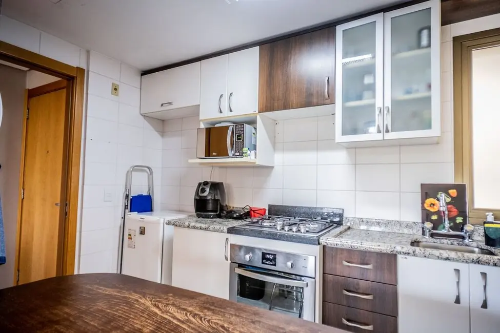 Apartamento com 3 quartos à venda, 90m2 em Passo da Areia, Porto Alegre - RS - imagem 8 Foto 8 de Apartamento com 3 quartos à venda, 90m2 em Passo da Areia, Porto Alegre - RS