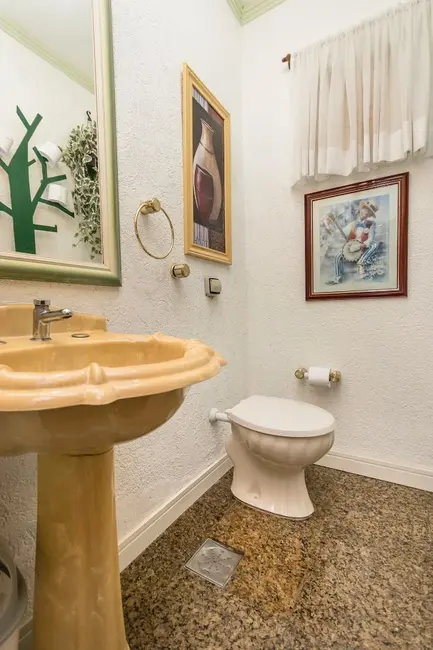 Casa com 5 quartos à venda, 381m2 em Jardim Lindóia, Porto Alegre - RS - imagem 5 Foto 5 de Casa com 5 quartos à venda, 381m2 em Jardim Lindóia, Porto Alegre - RS