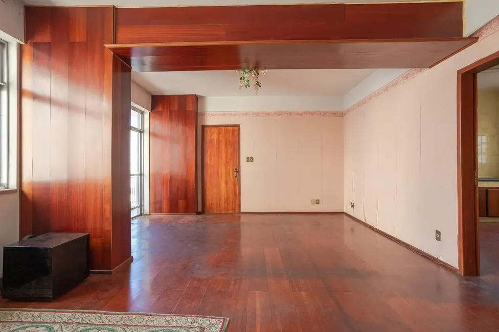 Apartamento com 3 quartos à venda, 141m2 em Centro Histórico, Porto Alegre - RS - imagem 9 Foto 9 de Apartamento com 3 quartos à venda, 141m2 em Centro Histórico, Porto Alegre - RS