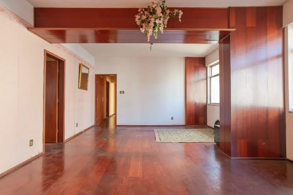 Apartamento com 3 quartos à venda, 141m2 em Centro Histórico, Porto Alegre - RS - imagem 6 Foto 6 de Apartamento com 3 quartos à venda, 141m2 em Centro Histórico, Porto Alegre - RS