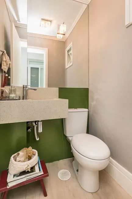 Casa com 3 quartos à venda, 300m2 em Jardim Lindóia, Porto Alegre - RS - imagem 7 Foto 7 de Casa com 3 quartos à venda, 300m2 em Jardim Lindóia, Porto Alegre - RS