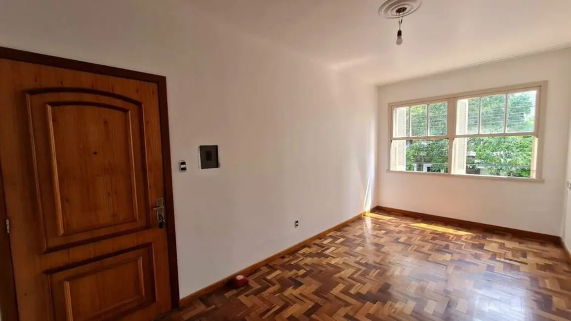 Foto 1 de Apartamento com 2 quartos à venda, 72m2 em Passo da Areia, Porto Alegre - RS