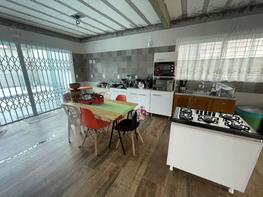 Foto 3 de Casa com 4 quartos à venda, 232m2 em Governador Celso Ramos - SC