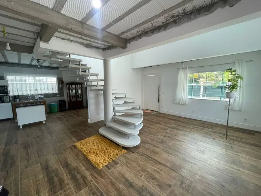 Foto 2 de Casa com 4 quartos à venda, 232m2 em Governador Celso Ramos - SC