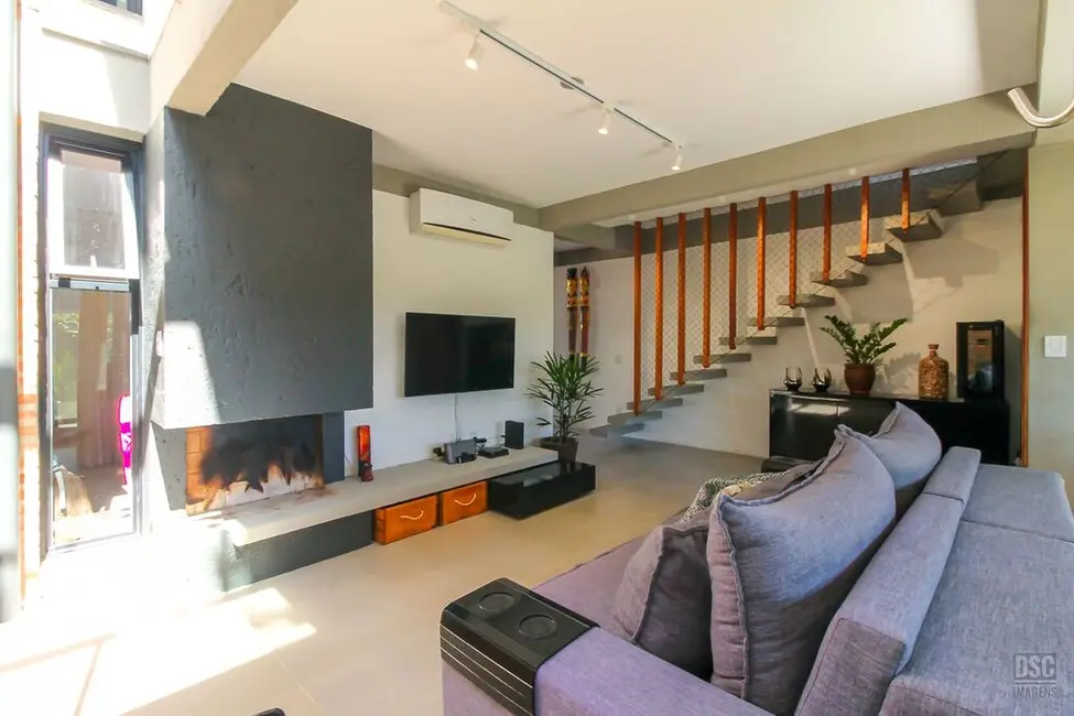 Foto 3 de Casa de Condomínio com 3 quartos à venda, 160m2 em Hípica, Porto Alegre - RS