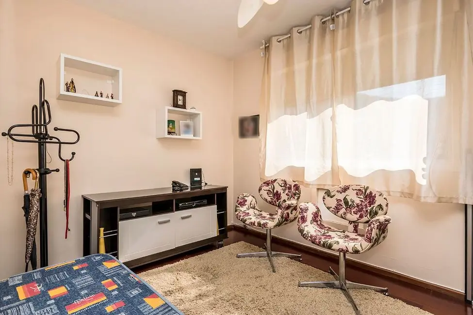 Apartamento com 2 quartos à venda, 52m2 em Santo Antônio, Porto Alegre - RS - imagem 5 Foto 5 de Apartamento com 2 quartos à venda, 52m2 em Santo Antônio, Porto Alegre - RS