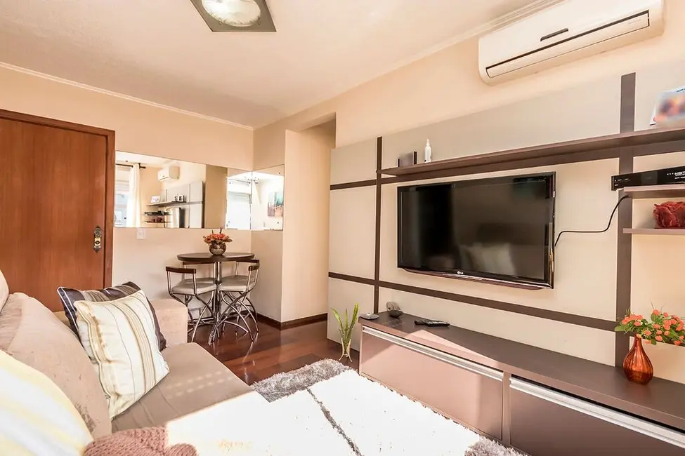 Apartamento com 2 quartos à venda, 52m2 em Santo Antônio, Porto Alegre - RS - imagem 3 Foto 3 de Apartamento com 2 quartos à venda, 52m2 em Santo Antônio, Porto Alegre - RS