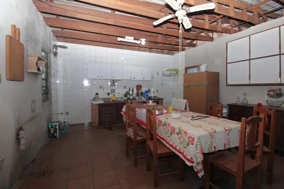 Casa com 4 quartos à venda, 300m2 em Glória, Porto Alegre - RS - imagem 3 Foto 3 de Casa com 4 quartos à venda, 300m2 em Glória, Porto Alegre - RS