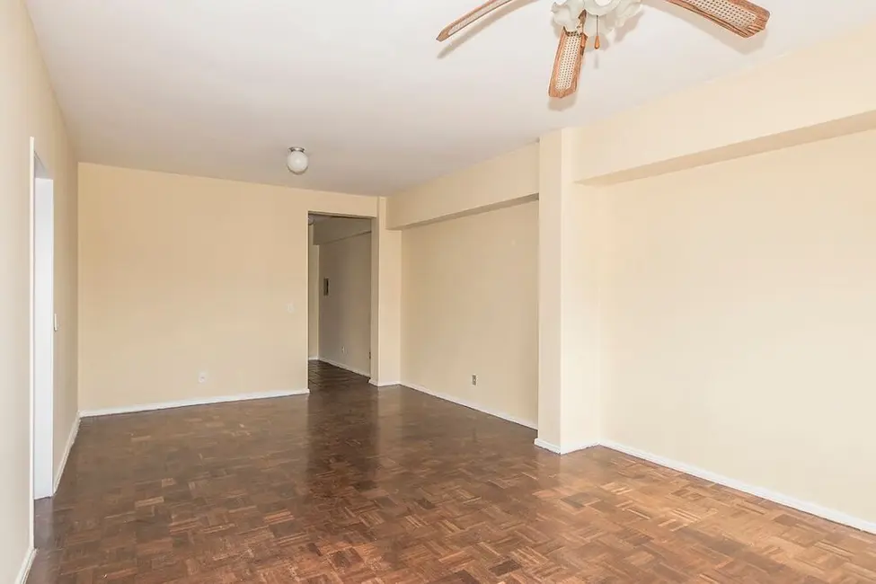 Apartamento com 3 quartos à venda, 104m2 em Centro Histórico, Porto Alegre - RS - imagem 3 Foto 3 de Apartamento com 3 quartos à venda, 104m2 em Centro Histórico, Porto Alegre - RS