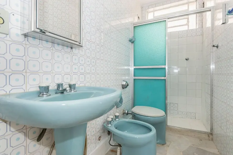 Apartamento com 3 quartos à venda, 104m2 em Centro Histórico, Porto Alegre - RS - imagem 8 Foto 8 de Apartamento com 3 quartos à venda, 104m2 em Centro Histórico, Porto Alegre - RS
