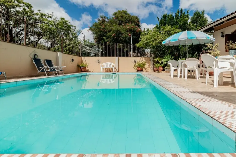 Foto 3 de Casa com 3 quartos à venda, 270m2 em Partenon, Porto Alegre - RS