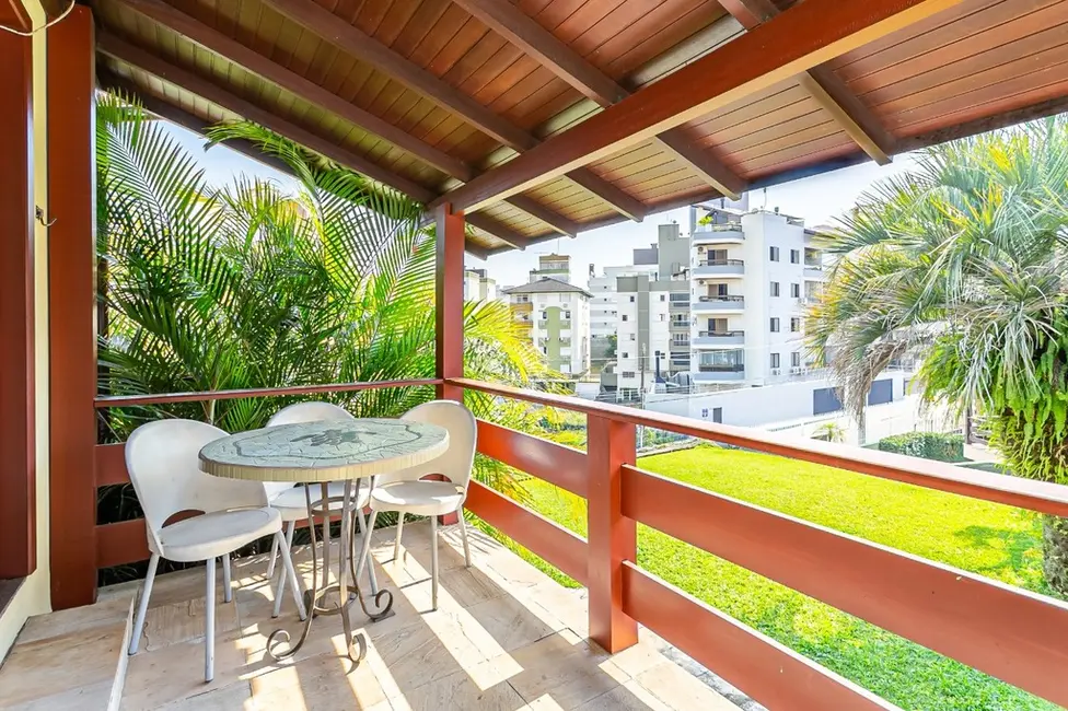 Casa com 4 quartos à venda, 258m2 em Itaguaçu, Florianopolis - SC - imagem 4 Foto 4 de Casa com 4 quartos à venda, 258m2 em Itaguaçu, Florianopolis - SC