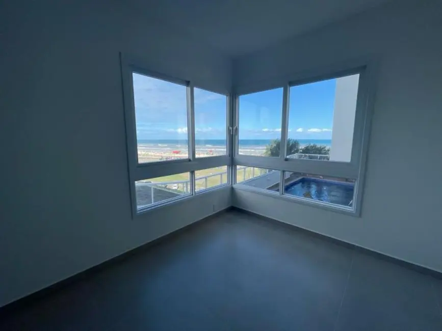 Foto 2 de Apartamento com 2 quartos à venda, 72m2 em Centro, Tramandai - RS