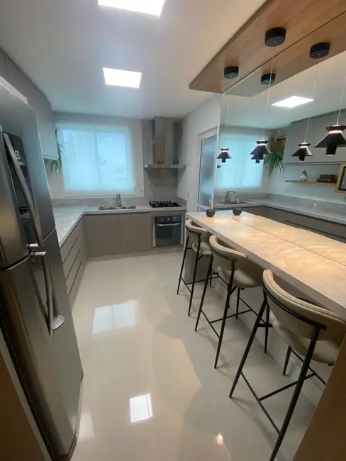 Apartamento com 3 quartos à venda, 117m2 em Centro, Balneario Camboriu - SC - imagem 4 Foto 4 de Apartamento com 3 quartos à venda, 117m2 em Centro, Balneario Camboriu - SC