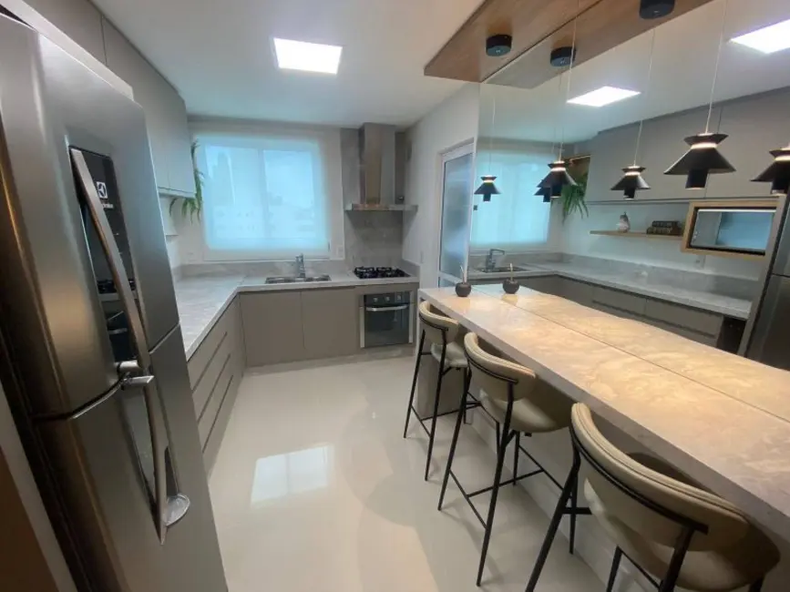 Apartamento com 3 quartos à venda, 117m2 em Centro, Balneario Camboriu - SC - imagem 6 Foto 6 de Apartamento com 3 quartos à venda, 117m2 em Centro, Balneario Camboriu - SC