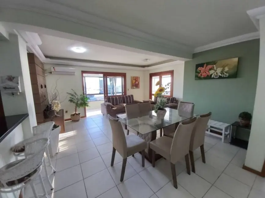 Apartamento com 3 quartos à venda, 148m2 em Centro, Tramandai - RS - imagem 4 Foto 4 de Apartamento com 3 quartos à venda, 148m2 em Centro, Tramandai - RS