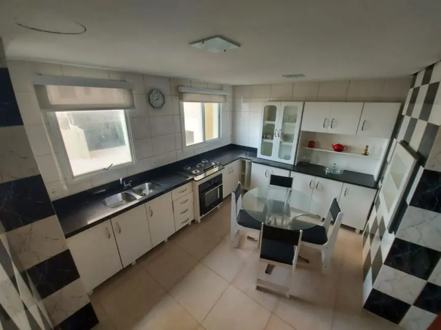 Apartamento com 3 quartos à venda, 101m2 em Centro, Tramandai - RS - imagem 4 Foto 4 de Apartamento com 3 quartos à venda, 101m2 em Centro, Tramandai - RS