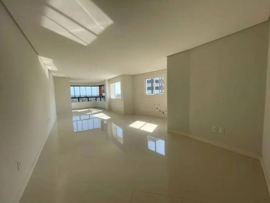Foto 2 de Apartamento com 2 quartos à venda, 119m2 em Centro, Tramandai - RS