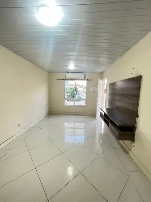 Foto 2 de Casa de Condomínio com 3 quartos à venda, 100m2 em Cachoeirinha - RS