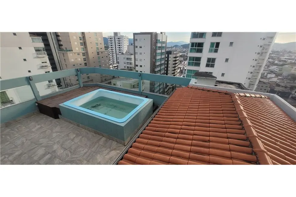 Cobertura com 6 quartos à venda, 420m2 em Centro, Balneario Camboriu - SC - imagem 3 Foto 3 de Cobertura com 6 quartos à venda, 420m2 em Centro, Balneario Camboriu - SC