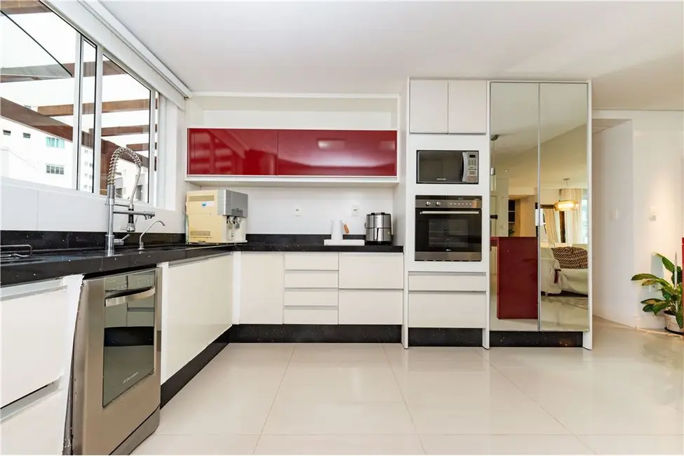 Apartamento com 4 quartos à venda, 168m2 em Centro, Balneario Camboriu - SC - imagem 8 Foto 8 de Apartamento com 4 quartos à venda, 168m2 em Centro, Balneario Camboriu - SC