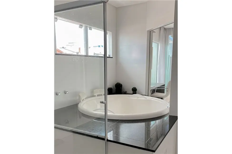 Casa com 4 quartos à venda, 284m2 em Centro, Balneario Camboriu - SC - imagem 8 Foto 8 de Casa com 4 quartos à venda, 284m2 em Centro, Balneario Camboriu - SC