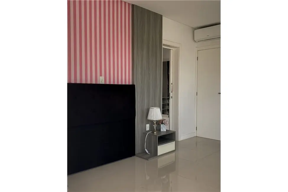 Casa com 4 quartos à venda, 284m2 em Centro, Balneario Camboriu - SC - imagem 4 Foto 4 de Casa com 4 quartos à venda, 284m2 em Centro, Balneario Camboriu - SC