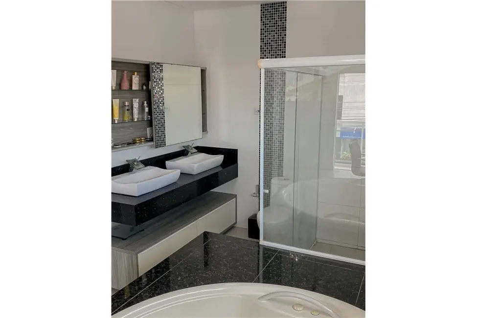 Casa com 4 quartos à venda, 284m2 em Centro, Balneario Camboriu - SC - imagem 7 Foto 7 de Casa com 4 quartos à venda, 284m2 em Centro, Balneario Camboriu - SC