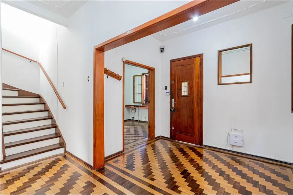 Casa com 3 quartos à venda, 211m2 em Menino Deus, Porto Alegre - RS - imagem 2 Foto 2 de Casa com 3 quartos à venda, 211m2 em Menino Deus, Porto Alegre - RS