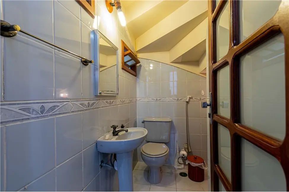 Casa com 3 quartos à venda, 211m2 em Menino Deus, Porto Alegre - RS - imagem 7 Foto 7 de Casa com 3 quartos à venda, 211m2 em Menino Deus, Porto Alegre - RS