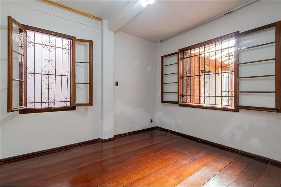 Casa com 3 quartos à venda, 211m2 em Menino Deus, Porto Alegre - RS - imagem 8 Foto 8 de Casa com 3 quartos à venda, 211m2 em Menino Deus, Porto Alegre - RS