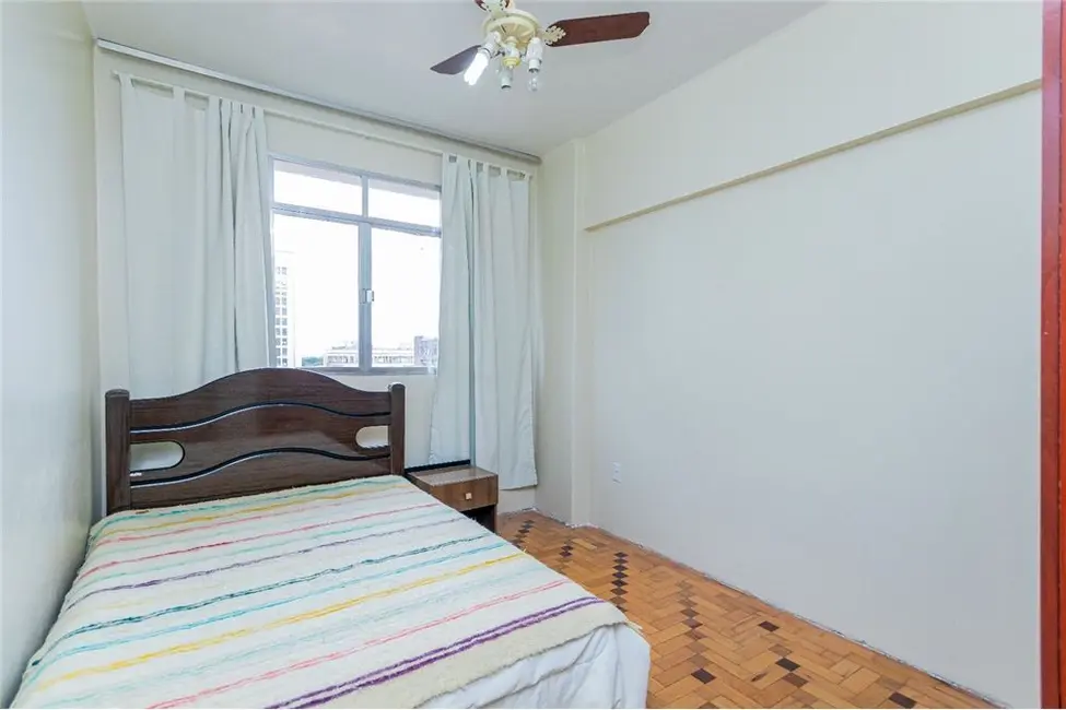 Apartamento com 3 quartos à venda, 93m2 em Centro Histórico, Porto Alegre - RS - imagem 4 Foto 4 de Apartamento com 3 quartos à venda, 93m2 em Centro Histórico, Porto Alegre - RS