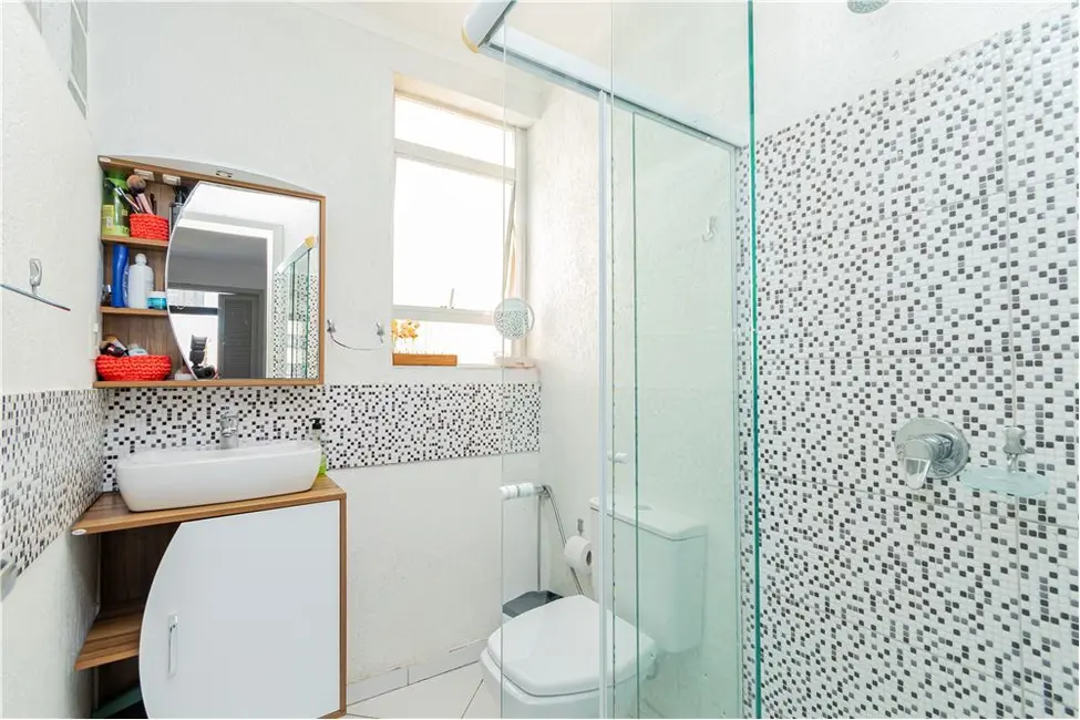 Apartamento com 3 quartos à venda, 123m2 em Independência, Porto Alegre - RS - imagem 9 Foto 9 de Apartamento com 3 quartos à venda, 123m2 em Independência, Porto Alegre - RS