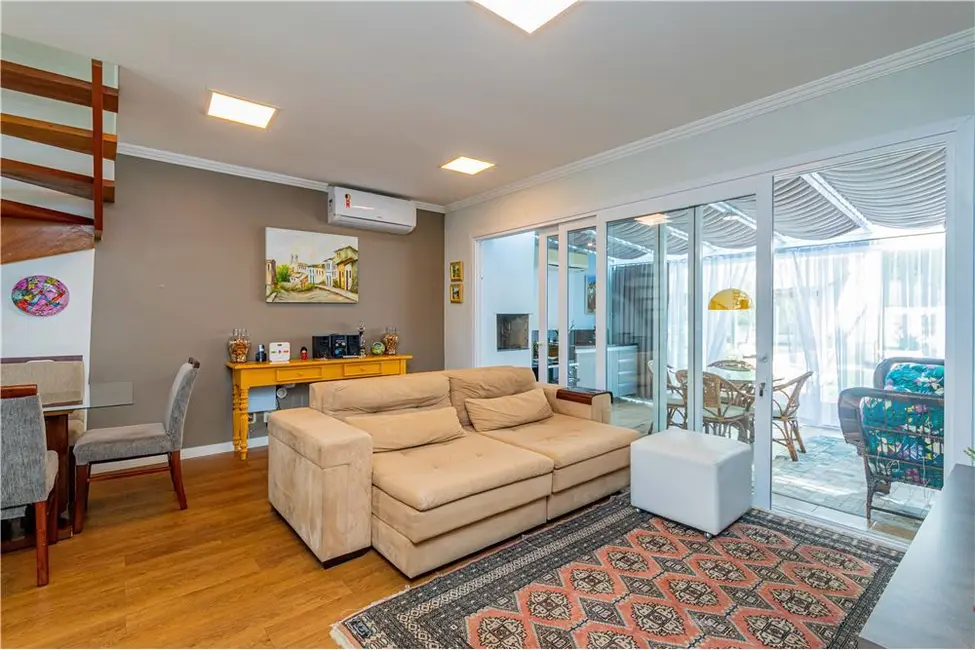 Foto 2 de Casa com 3 quartos à venda, 120m2 em Lomba do Pinheiro, Porto Alegre - RS