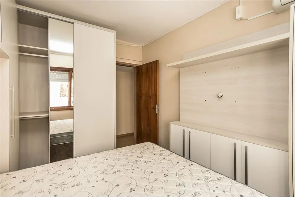 Apartamento com 3 quartos à venda, 88m2 em Menino Deus, Porto Alegre - RS - imagem 9 Foto 9 de Apartamento com 3 quartos à venda, 88m2 em Menino Deus, Porto Alegre - RS