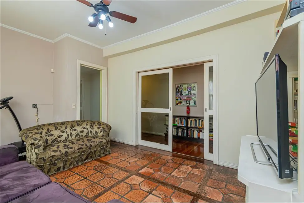 Casa com 4 quartos à venda, 360m2 em Menino Deus, Porto Alegre - RS - imagem 8 Foto 8 de Casa com 4 quartos à venda, 360m2 em Menino Deus, Porto Alegre - RS
