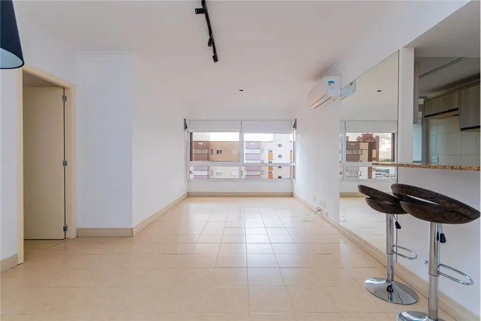 Apartamento com 3 quartos à venda, 90m2 em Menino Deus, Porto Alegre - RS - imagem 2 Foto 2 de Apartamento com 3 quartos à venda, 90m2 em Menino Deus, Porto Alegre - RS