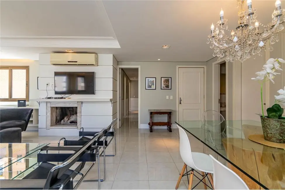 Apartamento com 3 quartos à venda, 131m2 em Menino Deus, Porto Alegre - RS - imagem 8 Foto 8 de Apartamento com 3 quartos à venda, 131m2 em Menino Deus, Porto Alegre - RS