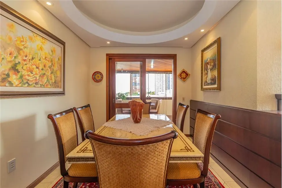 Apartamento com 3 quartos à venda, 157m2 em Menino Deus, Porto Alegre - RS - imagem 8 Foto 8 de Apartamento com 3 quartos à venda, 157m2 em Menino Deus, Porto Alegre - RS