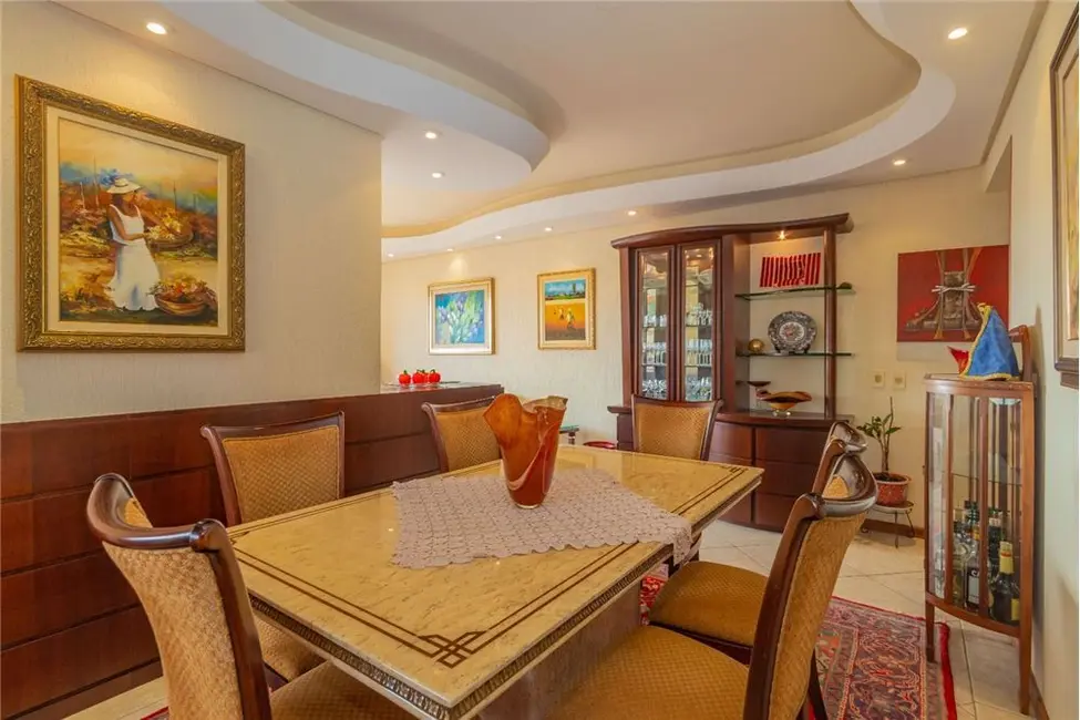 Apartamento com 3 quartos à venda, 157m2 em Menino Deus, Porto Alegre - RS - imagem 9 Foto 9 de Apartamento com 3 quartos à venda, 157m2 em Menino Deus, Porto Alegre - RS