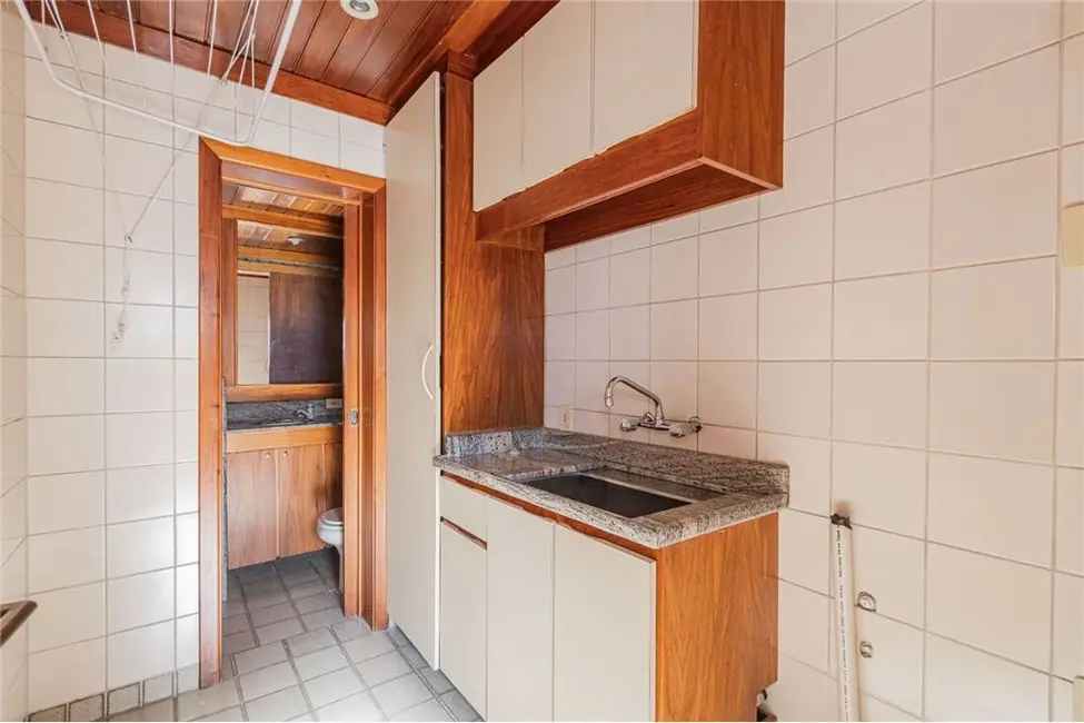Apartamento com 2 quartos à venda, 87m2 em Centro Histórico, Porto Alegre - RS - imagem 8 Foto 8 de Apartamento com 2 quartos à venda, 87m2 em Centro Histórico, Porto Alegre - RS