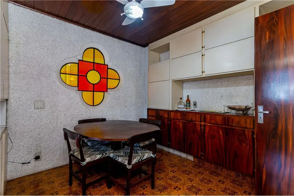 Apartamento com 3 quartos à venda, 169m2 em Independência, Porto Alegre - RS - imagem 7 Foto 7 de Apartamento com 3 quartos à venda, 169m2 em Independência, Porto Alegre - RS