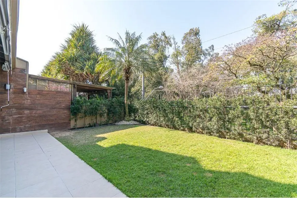 Casa com 3 quartos à venda, 324m2 em Três Figueiras, Porto Alegre - RS - imagem 8 Foto 8 de Casa com 3 quartos à venda, 324m2 em Três Figueiras, Porto Alegre - RS