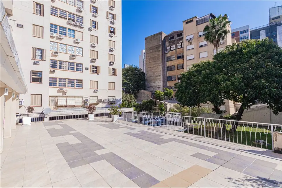 Apartamento com 3 quartos à venda, 133m2 em Centro Histórico, Porto Alegre - RS - imagem 6 Foto 6 de Apartamento com 3 quartos à venda, 133m2 em Centro Histórico, Porto Alegre - RS