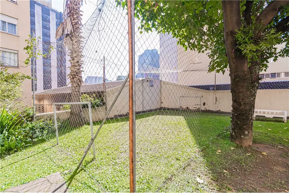 Apartamento com 3 quartos à venda, 133m2 em Centro Histórico, Porto Alegre - RS - imagem 8 Foto 8 de Apartamento com 3 quartos à venda, 133m2 em Centro Histórico, Porto Alegre - RS